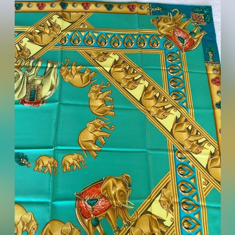 Cartier Silk Scarf Parade des Elephants Rare Vintage 1980’s-1990 - Picture 15 of 17